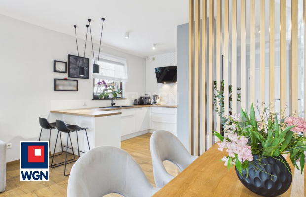 Zapraszam do zapoznania się z wyjątkową ofertą sprzedaży bliźniaka w Lubinie. 
 
Największą siłą tej nieruchomości jest ponad 3