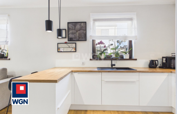 Zapraszam do zapoznania się z wyjątkową ofertą sprzedaży bliźniaka w Lubinie. 
 
Największą siłą tej nieruchomości jest ponad 3