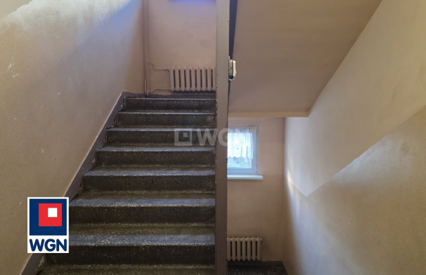 Nowa Sól, mieszkanie, 3 pokoje, 2 piętro, 50 m2, sprzedam, 279 000 zł.  
  
Na sprzedaż mieszkanie do generalnego remontu, poło