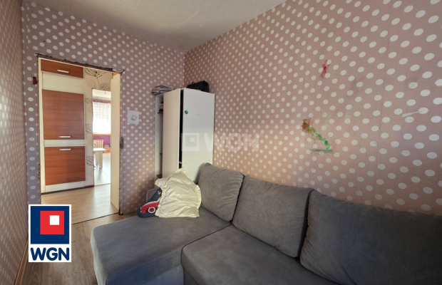 Nowa Sól, mieszkanie, 3 pokoje, 2 piętro, 50 m2, sprzedam, 279 000 zł.  
  
Na sprzedaż mieszkanie do generalnego remontu, poło