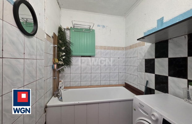 Nowa Sól, mieszkanie, 3 pokoje, 2 piętro, 50 m2, sprzedam, 279 000 zł.  
  
Na sprzedaż mieszkanie do generalnego remontu, poło