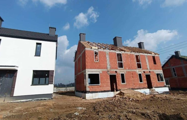 BLIŹNIAK w dobrej lokalizacji! Okazja!