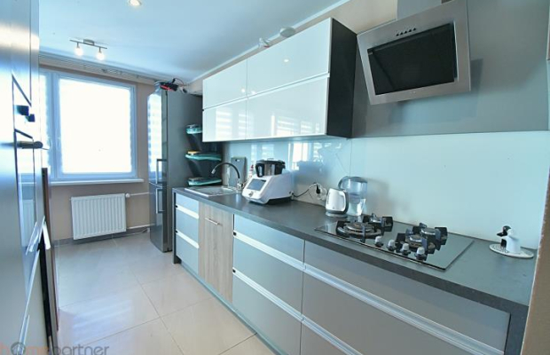 OKAZJA! 3 pokoje z oddzielną kuchnią i balkonem