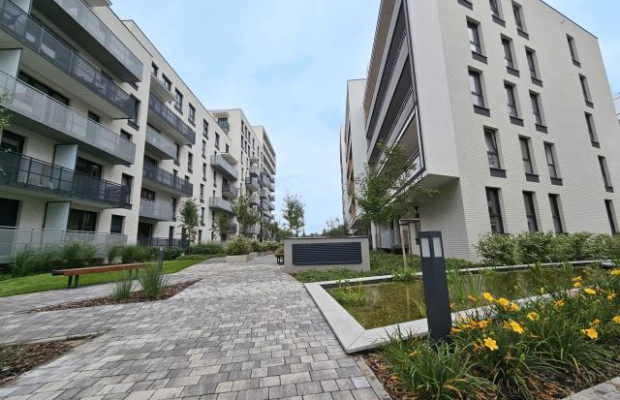 KAWALERKA NA SPOKOJNYM OSIEDLU, UL. DŁUGA