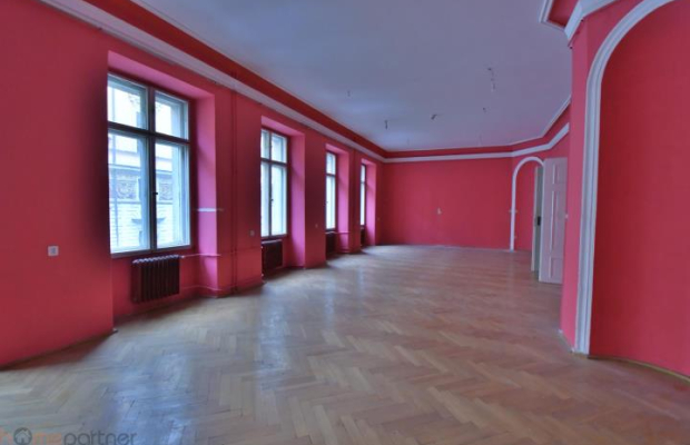 XVIII wieczny pałac w sercu Wrocławia na sprzedaż