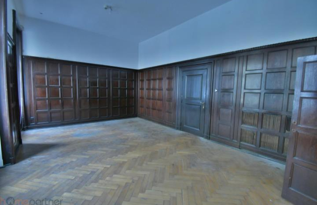 XVIII wieczny pałac w sercu Wrocławia na sprzedaż