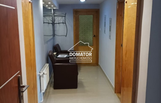 Nieruchomość komercyjna, idealna na prowadzenie działalności gospodarczej z możliwością zamieszkania na osiedlu Bartodzieje.  
