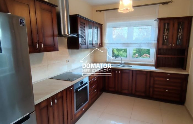 Polecam komfortowy  dom wolnostojący 200 m2 usytuowany na pięknie zagospodarowanej działce z oczkiem wodnym o powierzchni 1100 