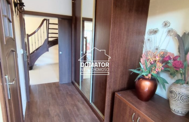 Polecam komfortowy  dom wolnostojący 200 m2 usytuowany na pięknie zagospodarowanej działce z oczkiem wodnym o powierzchni 1100 