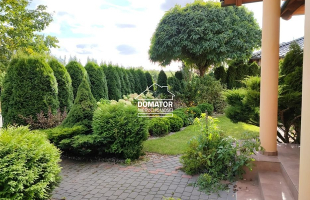 Polecam komfortowy  dom wolnostojący 200 m2 usytuowany na pięknie zagospodarowanej działce z oczkiem wodnym o powierzchni 1100 