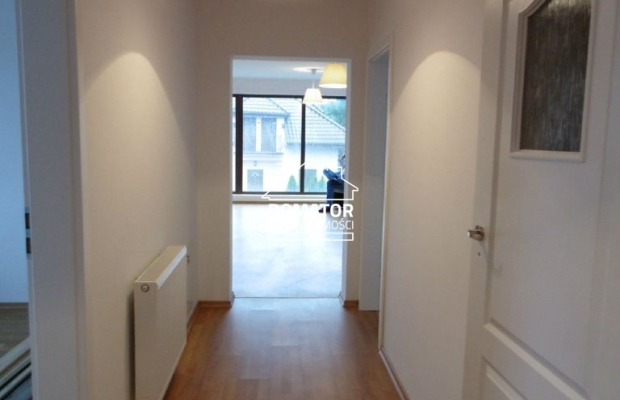 Budynek wielorodzinny na osiedlu Miedzyń