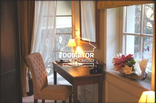 Ekskluzywny obiekt restauracyjno-hotelowy   
 
Przedstawiamy Państwu na sprzedaż ekskluzywny obiekt restauracyjno-apartamentowy