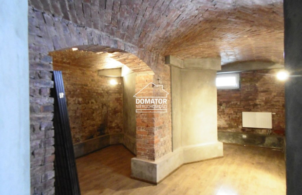 Klimatyczny lokal na sprzedaż w centrum miasta.