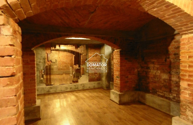 Klimatyczny lokal na sprzedaż w centrum miasta.