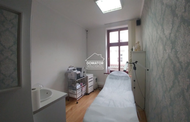 Atrakcyjny lokal 115 m2 na ulicy Długiej