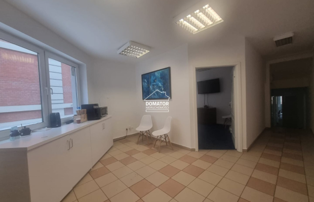 Atrakcyjny lokal biurowy przy ulicy Długiej, 94m2
