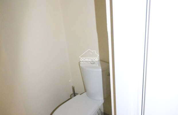 Przedstawiam Państwu Lokal z witrynami położony w bardzo atrakcyjnej lokalizacji w centrum Osielska.  
  Powierzchnia 70 m2( z 