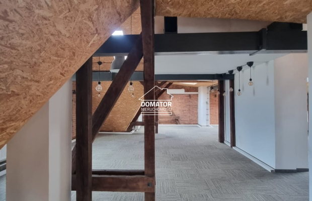 Loftowe poddasze usługowe na wynajem .