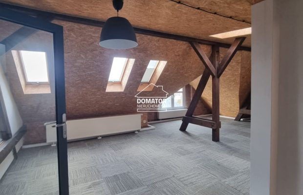 Loftowe poddasze usługowe na wynajem .