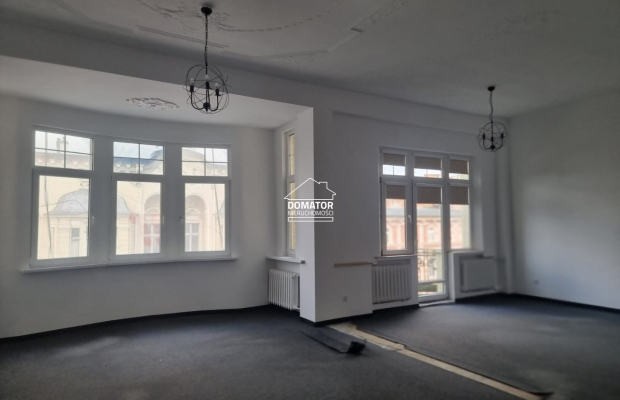 Lokale usługowe , ścisłe centrum .