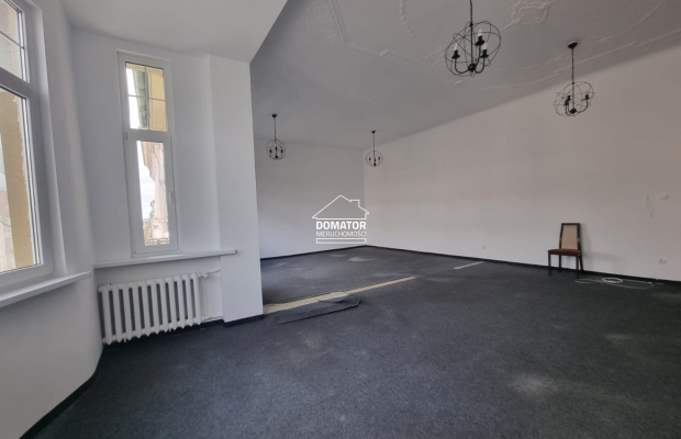 Lokale usługowe , ścisłe centrum .