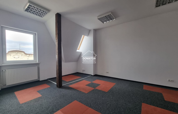 Lokale usługowe , ścisłe centrum .