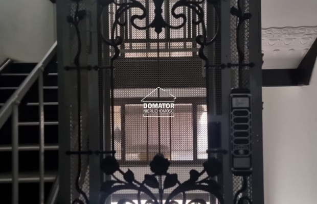 Lokale usługowe , ścisłe centrum .