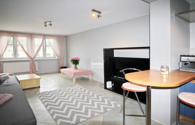 Przestronna kawalerka 46 m2 ul. Świętojańska.