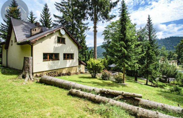 PIĘKNY DOM POD SAMYM LASEM Z WIDOKIEM NA GÓRY