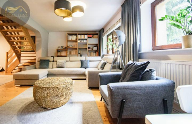 PIĘKNY DOM POD SAMYM LASEM Z WIDOKIEM NA GÓRY