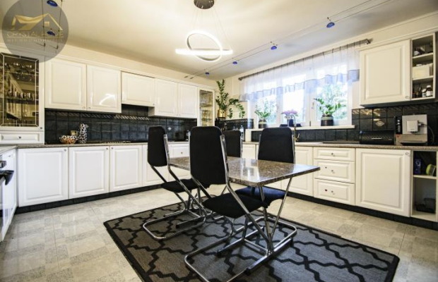 PIĘKNY DOM POD SAMYM LASEM Z WIDOKIEM NA GÓRY