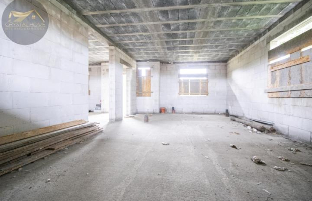 Dom wolnostojący w stanie surowym otwartym