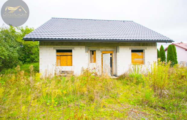 Dom wolnostojący w stanie surowym otwartym