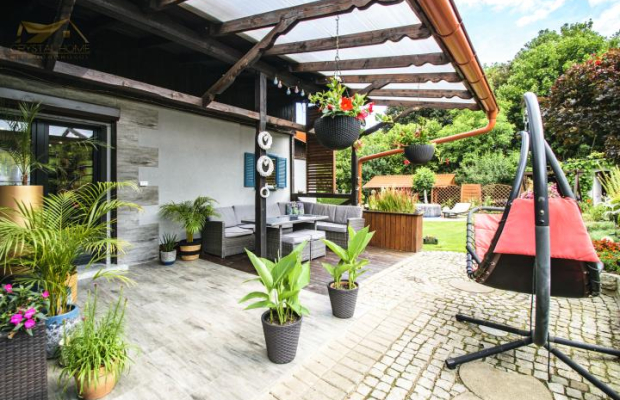 DOM Z BAJKOWYM OGRODEM – TYLKO U NAS! 🏡