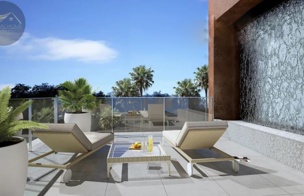 Dom bliźniaczy z basenem w Daya Nueva