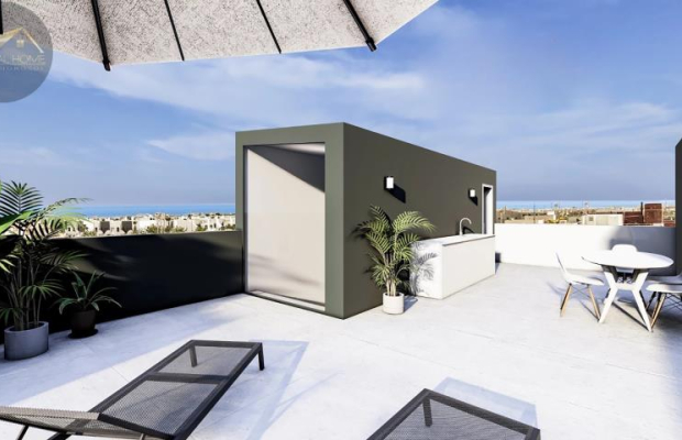 Dom z basenem w Pilar de la Horadada