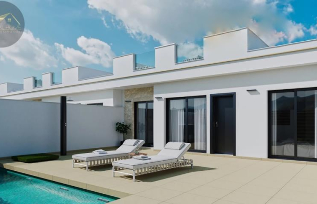 Nowa willa z basenem w Roldán