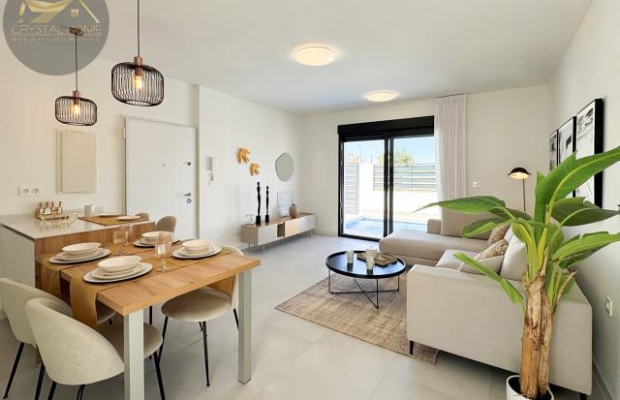 Nowa willa z basenem w Roldán