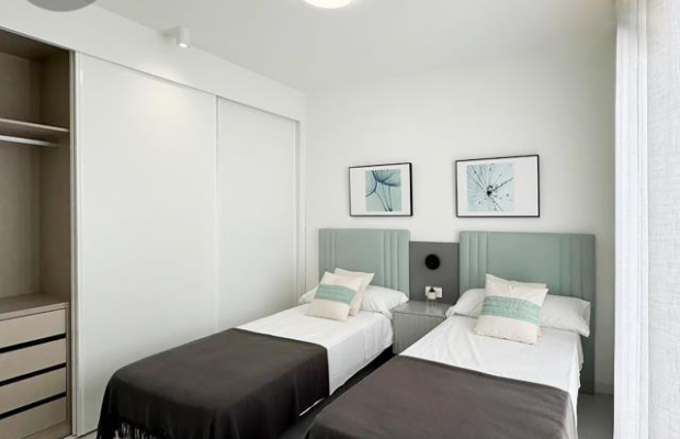 Nowa willa z basenem w Roldán