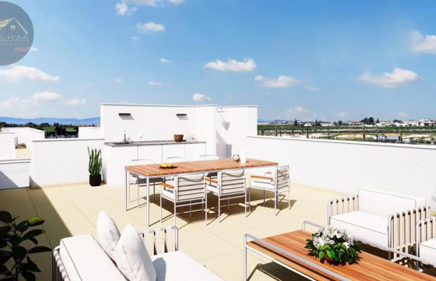 Nowa willa z basenem w Roldán