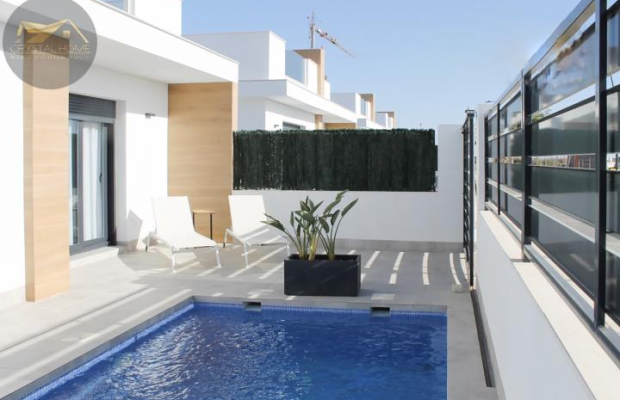 Willa bliźniacza z basenem