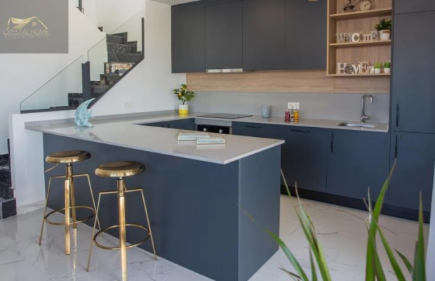 Nowoczesny dom z basenem