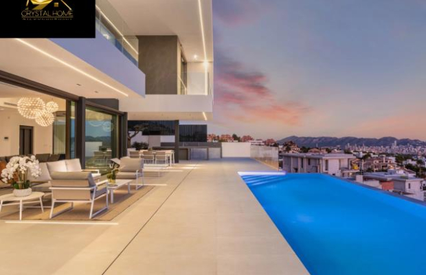 LUKSUSOWA WILLA Z WIDOKIEM NA MORZE