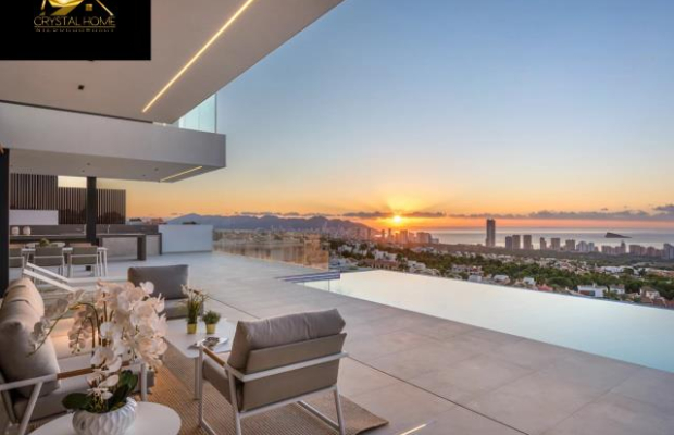 LUKSUSOWA WILLA Z WIDOKIEM NA MORZE