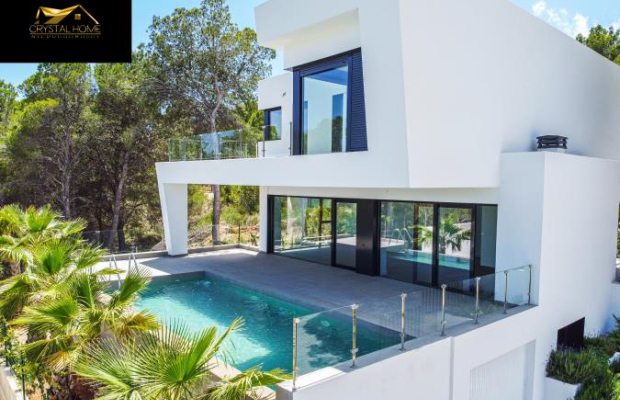 Wille z górach z widokiem na morze