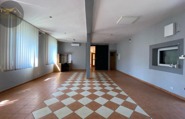Lokal 84m2 z miejscem parkingowym