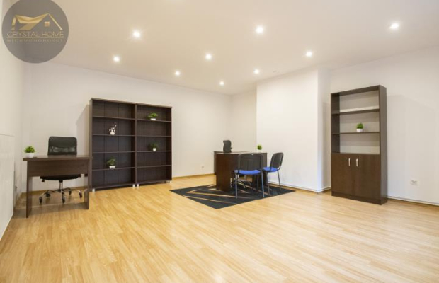 Biuro 48m2, parking / gotowe do wprowadzenia