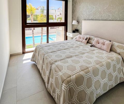 APARTAMENTY W LOS BALCONES, TORREVIEJA