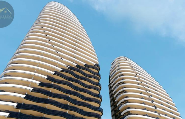 Wytworny apartament przy plaży z widokiem na morze