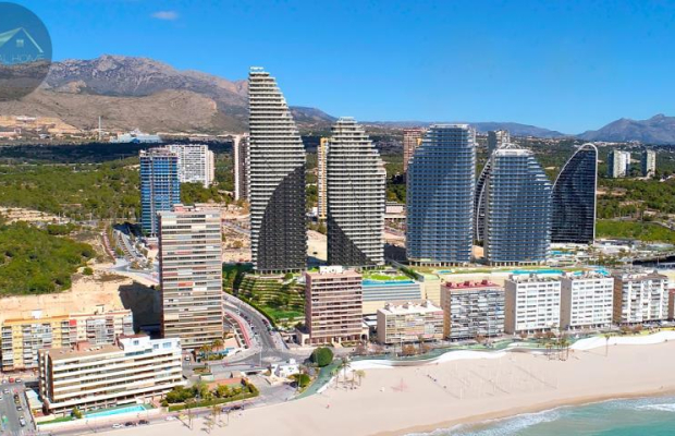 Wytworny apartament przy plaży z widokiem na morze